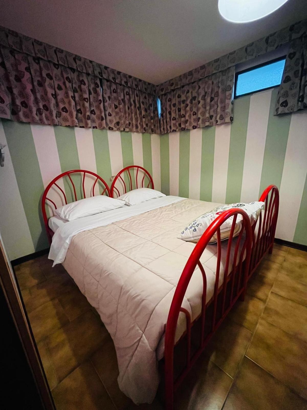 San Luigi - Rooms & Apartments Камподолчино Стая снимка